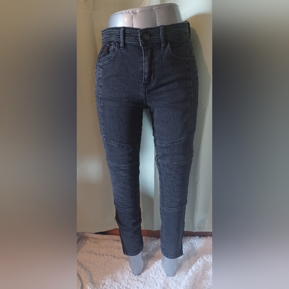 🍒 Urban Outfitters Skinny Twig Zip Ankle Black Denim Jeans - Picture 1 of 12